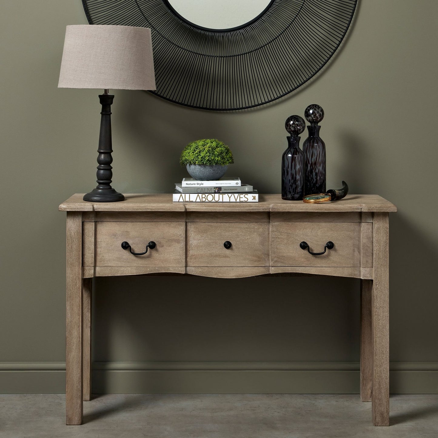 Classic-Style Hard Wood Console Table